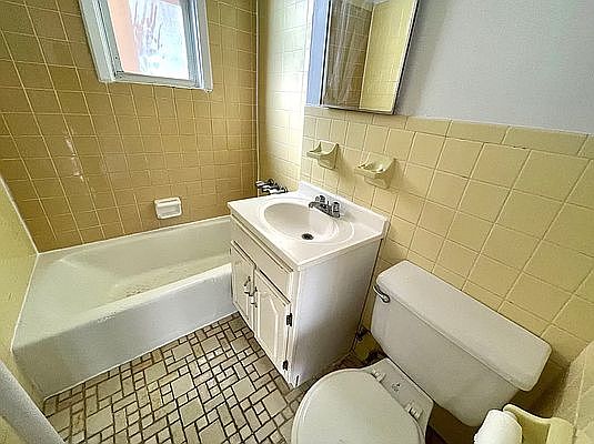 5th image of 31-11 47th St #1B