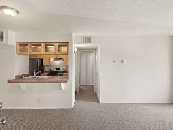 2nd image of 941 Calle Mejia APT 322