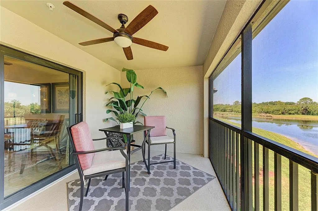 2 bed, 2.0 bath, 1561 sqft, $2,499 — Photo 2