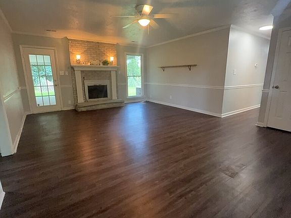 3rd image of 135 Yates Ln