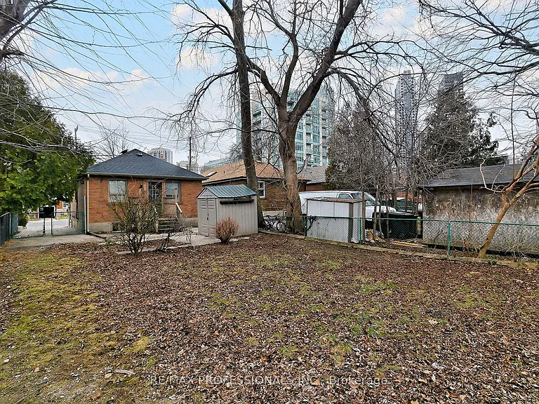 1213 Islington Ave — Photo 21