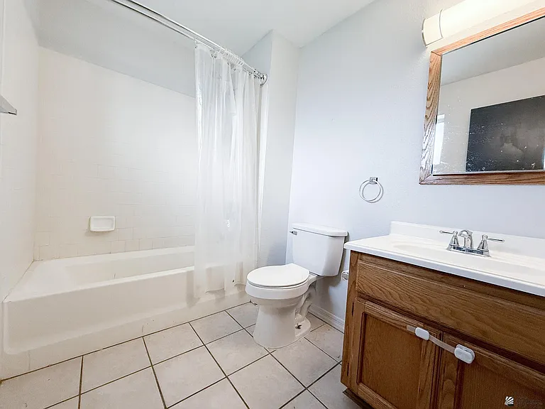 8558 E 38th Ln — Photo 13