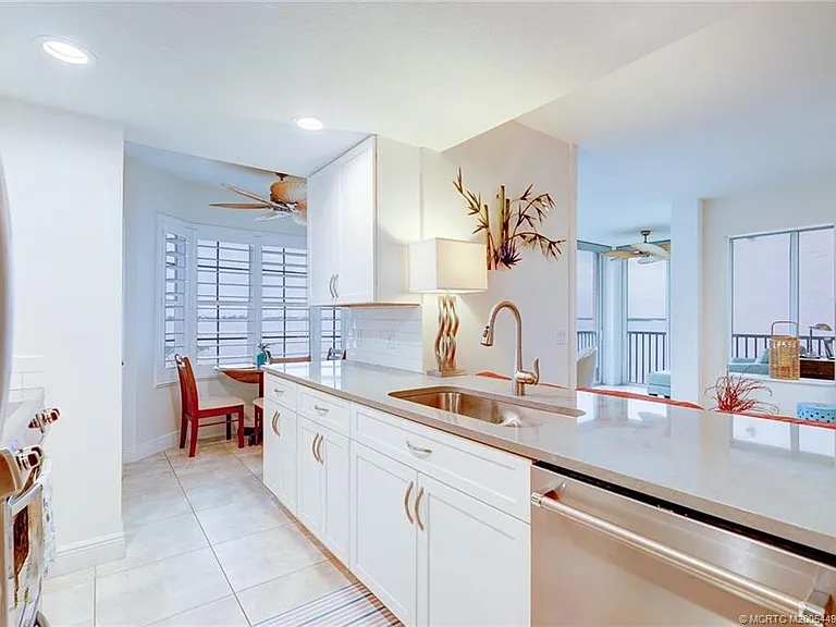 5750 NE Island Cove Way #3302 — Photo 28
