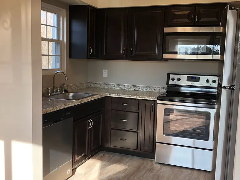 Devonshire Park Apartments — Photo 1