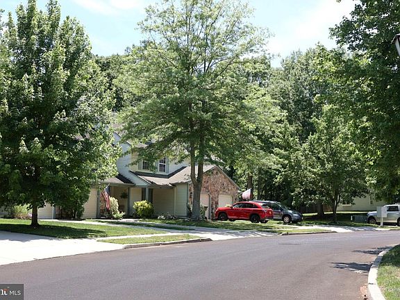 5th image of 134 Lamplighter Ct