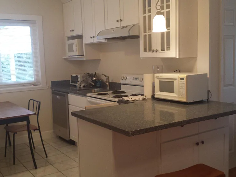 357 Hawthorne Ave #C — Photo 17