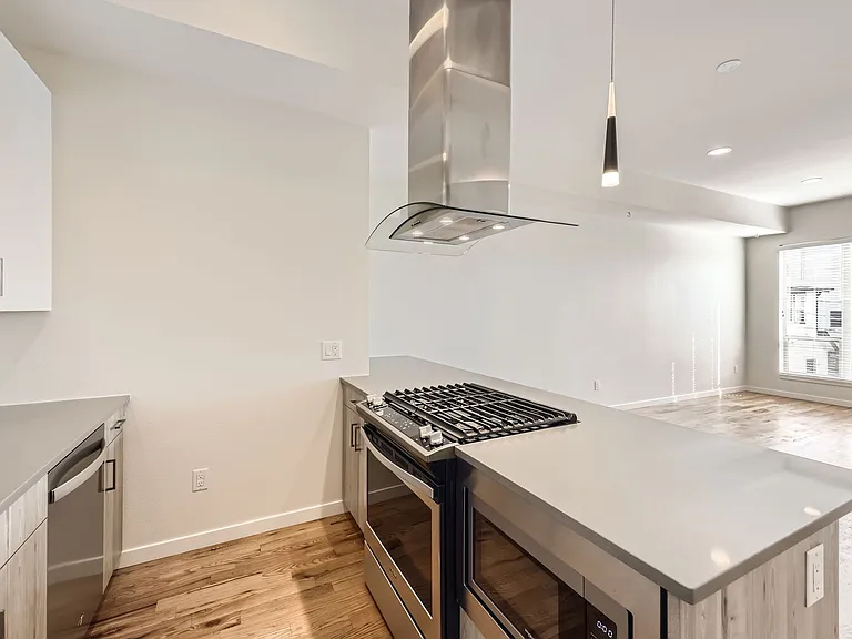2848 W 24th Ave #4 — Photo 6