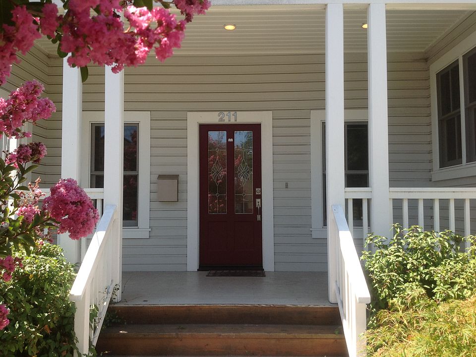 1st image of 211 Bachman Ave
