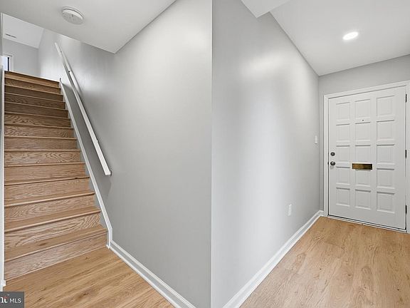 3rd image of 3248 Jones Ct NW
