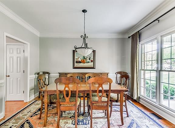 5th image of 201 Fernbrook Dr