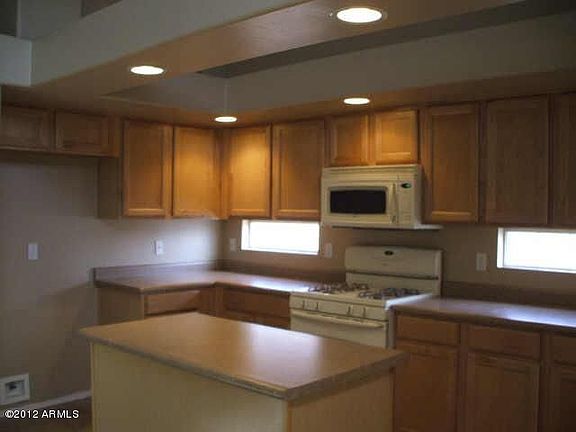 2nd image of 453 E Lakeview Dr