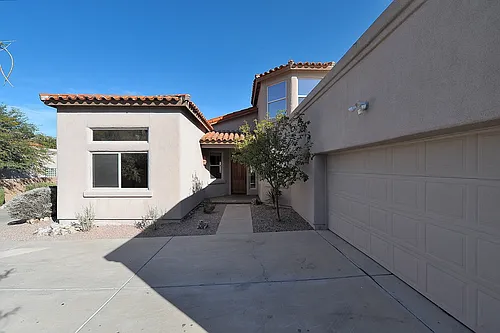 5677 N Placita Paisaje Photo 1