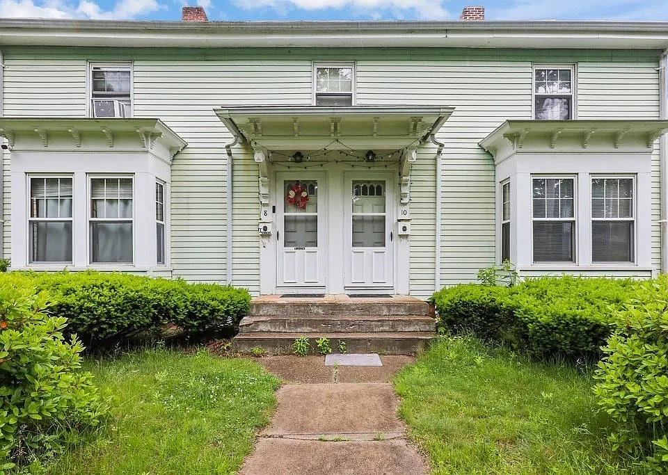 10 Cottage St #10