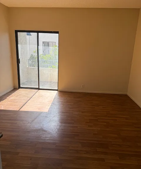 720 W 4th St #3 — Photo 12