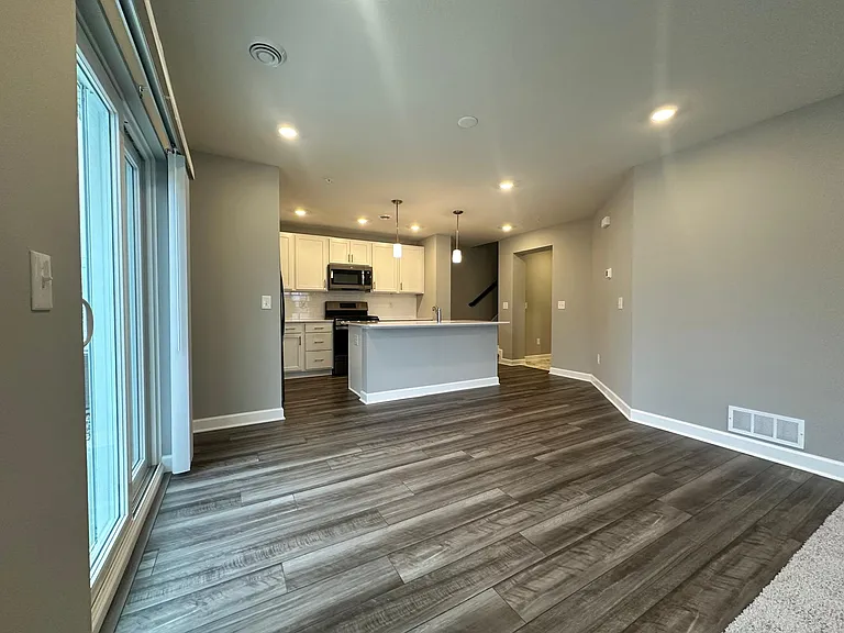 10890 Fountain Pl N — Photo 25
