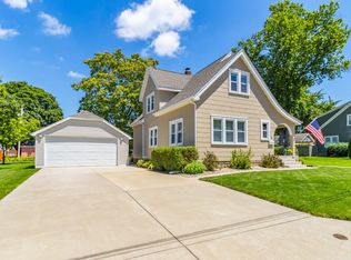 611 E Washington St, Morton, IL