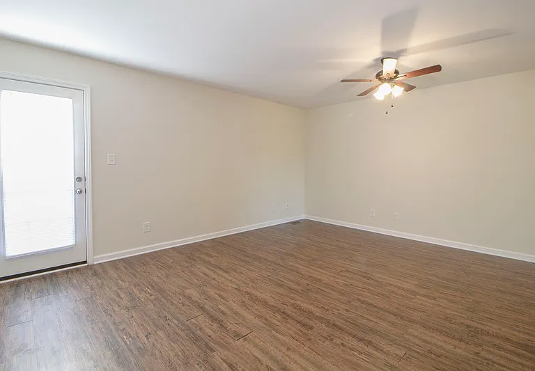 1718B Thistlewood Dr — Photo 3