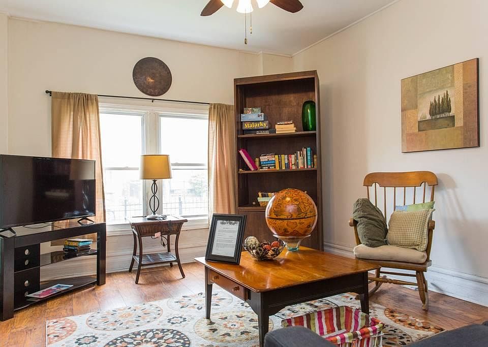 1st image of 3341 W Le Moyne St #1