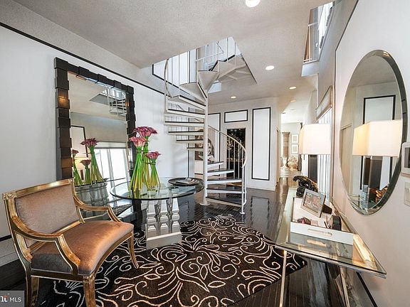 5th image of 1335 Valley Rd