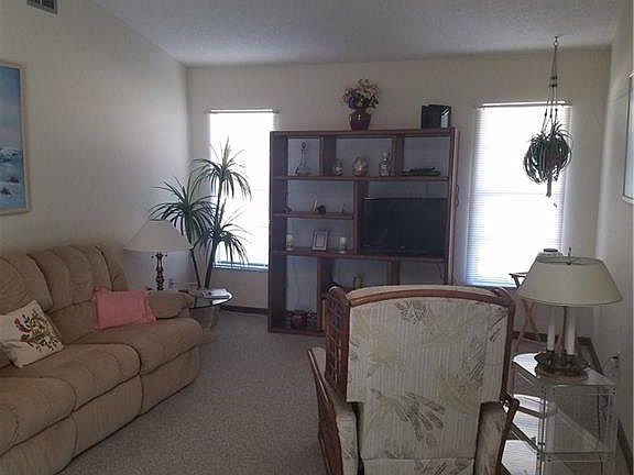 5th image of 2597 SW Hinchman St