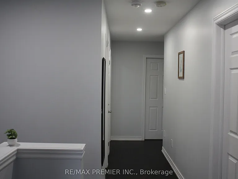 51 Mullholland Ave — Photo 17