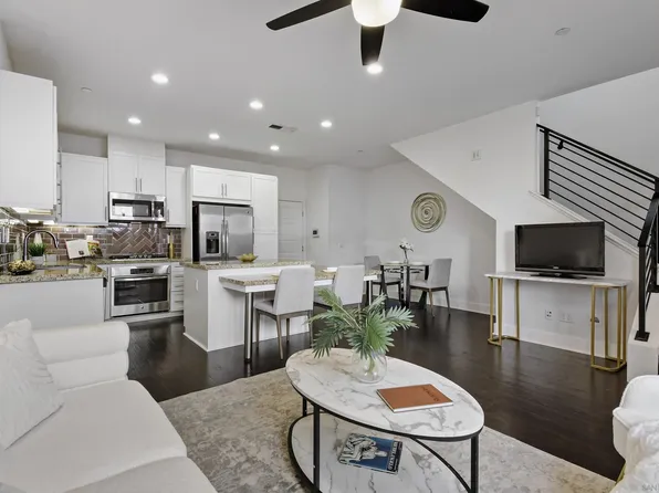 2624 Aperture Cir, San Diego, CA 92108