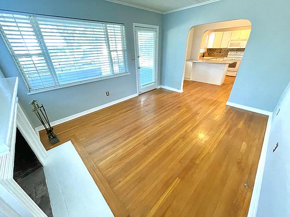 5th image of 626 Bryn Mawr St