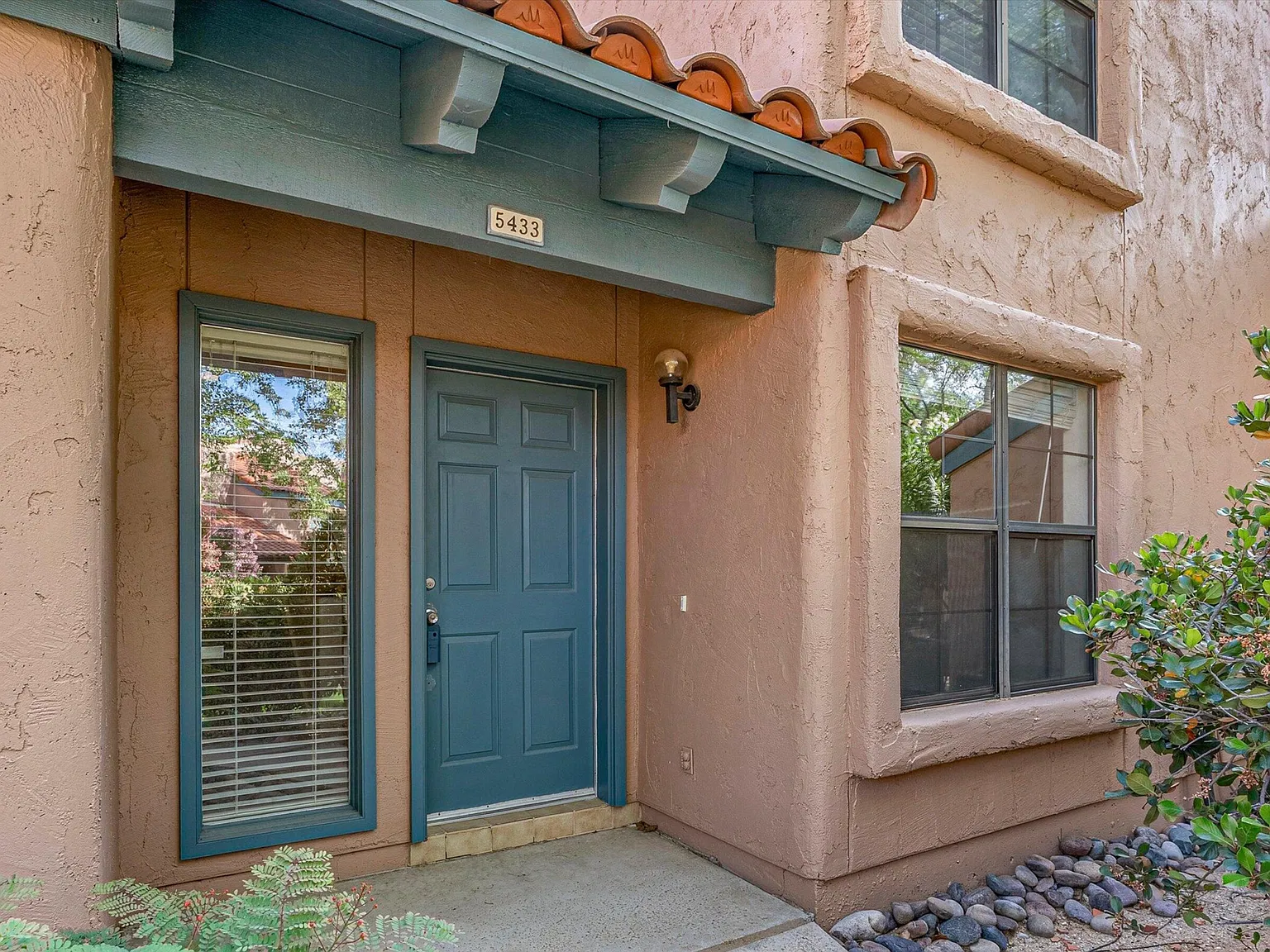 2 bed, 1316 sqft, $1,650 — Photo 1