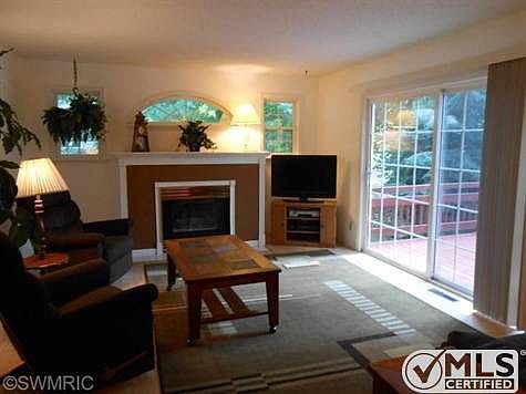 4th image of 6747 Beech Creek Ct