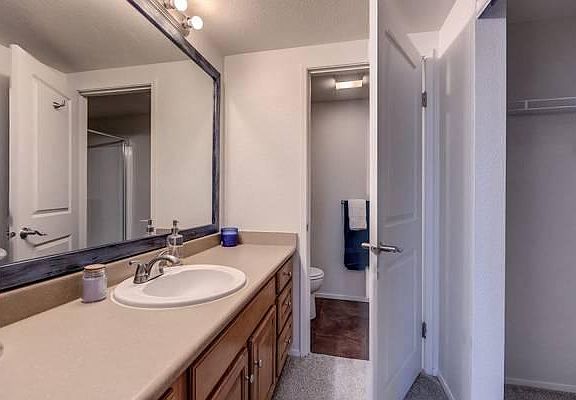 4th image of 10392 NE 12th St