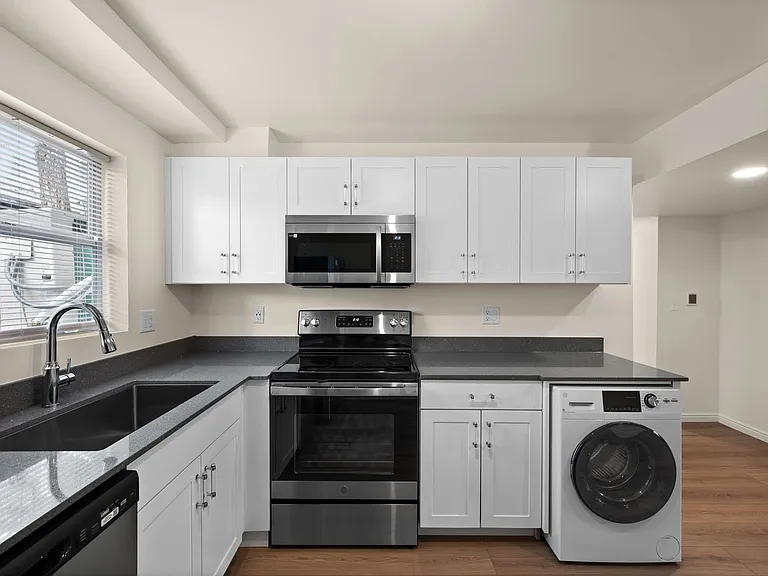 277 N St — Photo 12