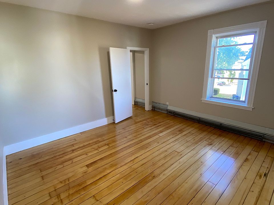 2nd image of 50-52 Lisbon St #3B
