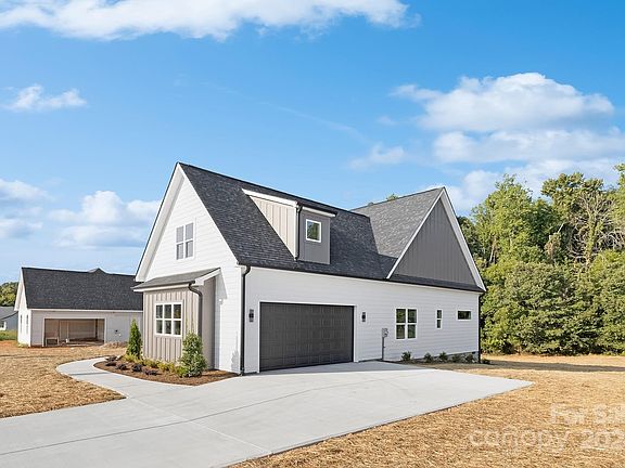 4th image of 1275 Coppergate Dr