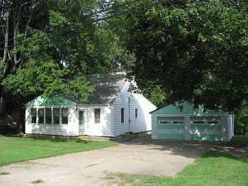 1st image of 921 S Schmidt Ave