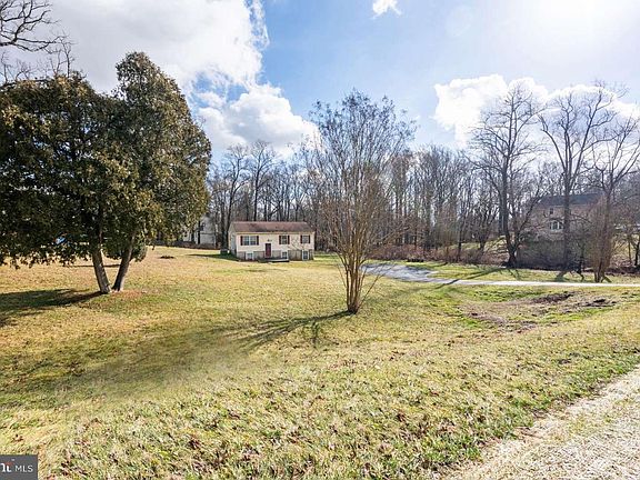 4th image of 15611 Twin Valley Ct