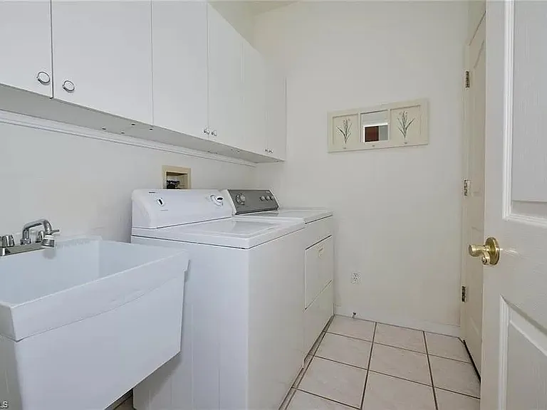 11330 Lakeland Cir — Photo 1