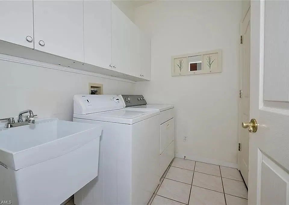 11330 Lakeland Cir