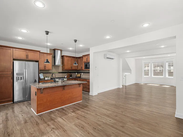 1382 Chelsea Walk NE — Photo 16