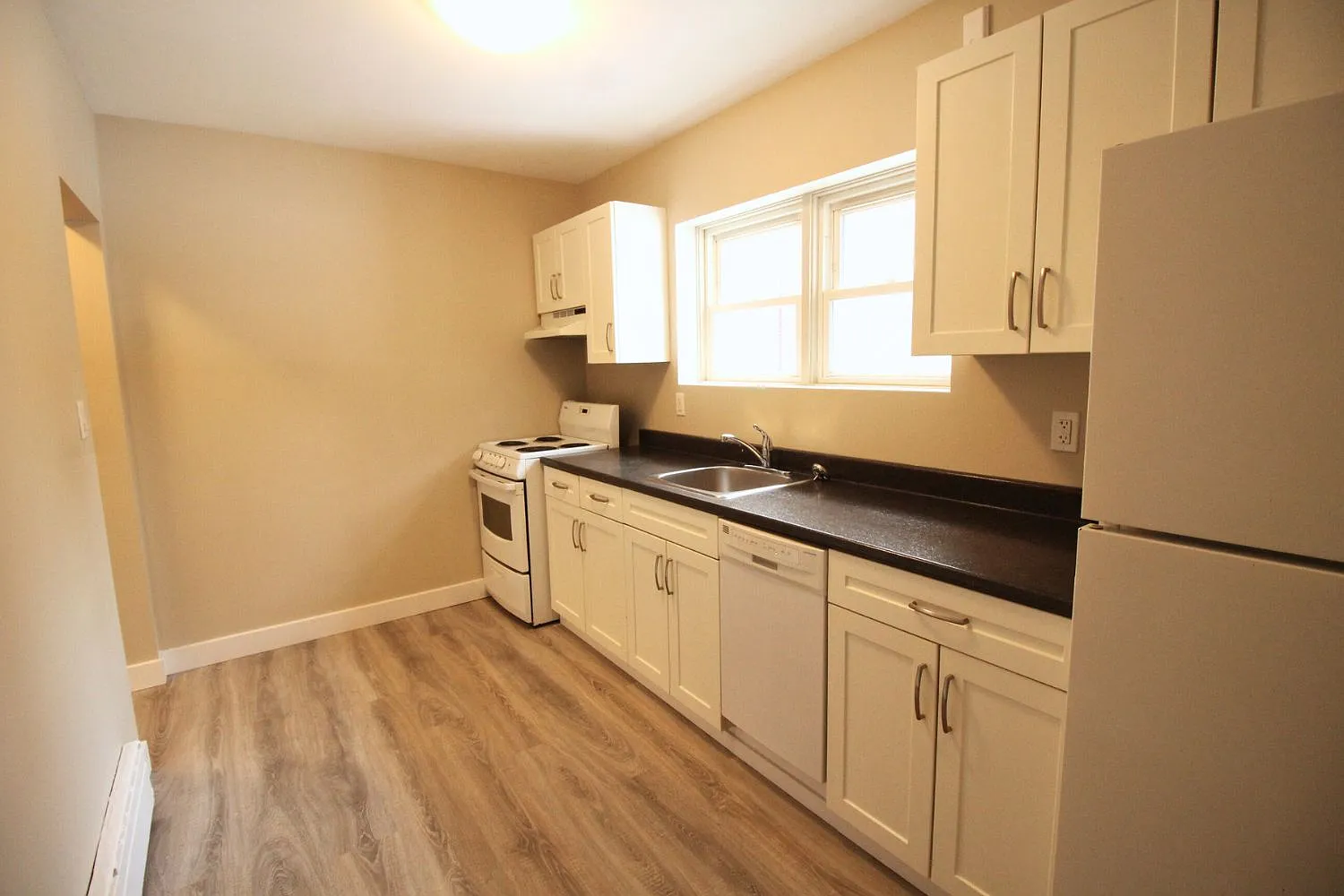 261 College Street — Photo 4