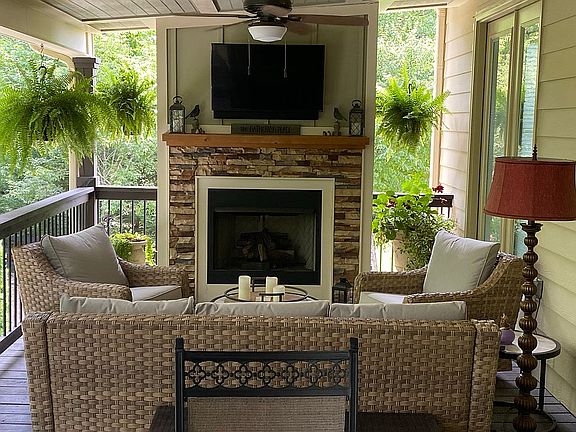 4th image of 3030 Fallwood Dr NW