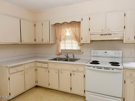 2nd image of 2554 Vernon Avenue