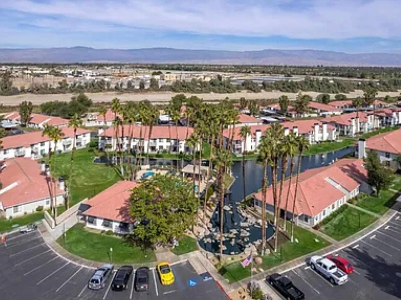 2 bed, 888 sqft, $1,900 — Photo 3