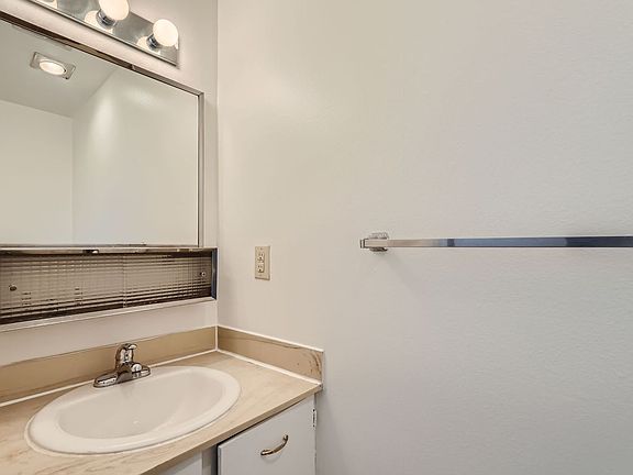 5th image of 21828 29th Ave S APT 1
