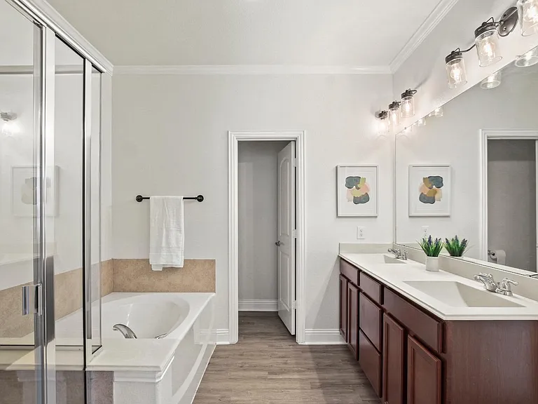 1509 Waterfall Ln — Photo 12