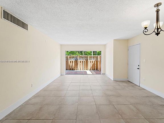 4th image of 4670 NW 79th Ave APT 1E