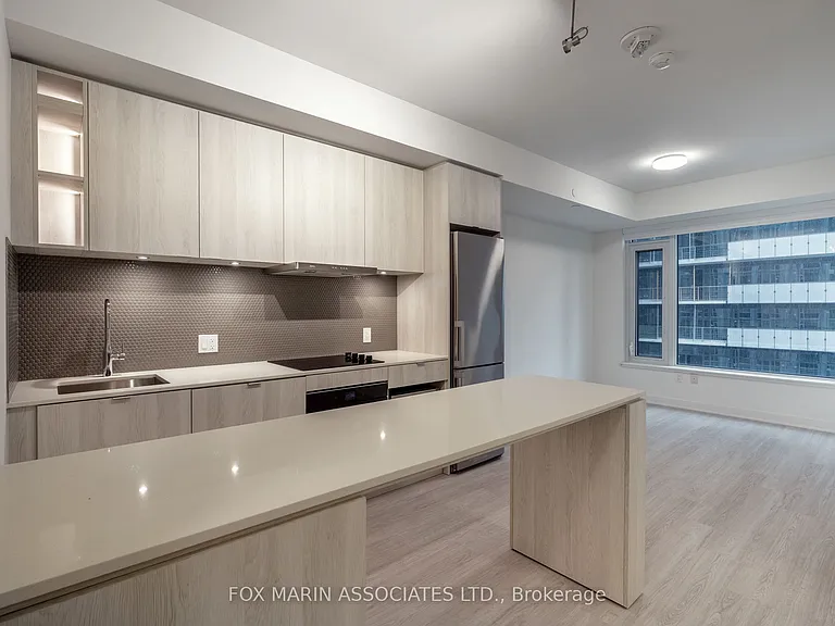 11 Yorkville Ave #802 — Photo 1