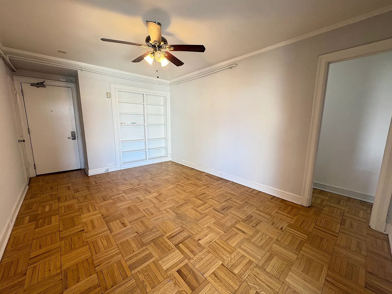 Studio, 500 sqft, $1,850 — Photo 4