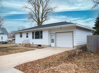 124 3rd Ave S, Brownton, MN 55312