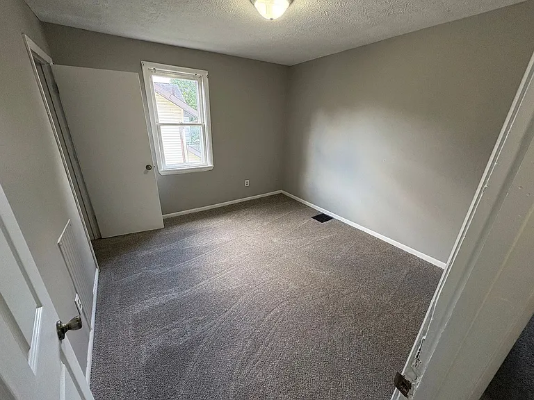 619 S 22nd St — Photo 11