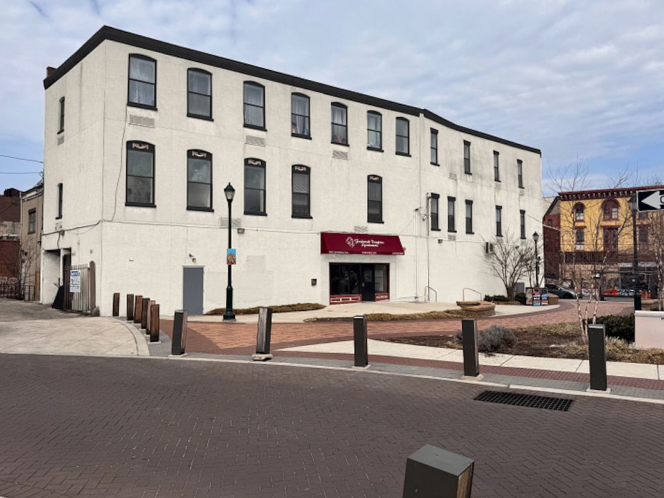 Building Photo 5